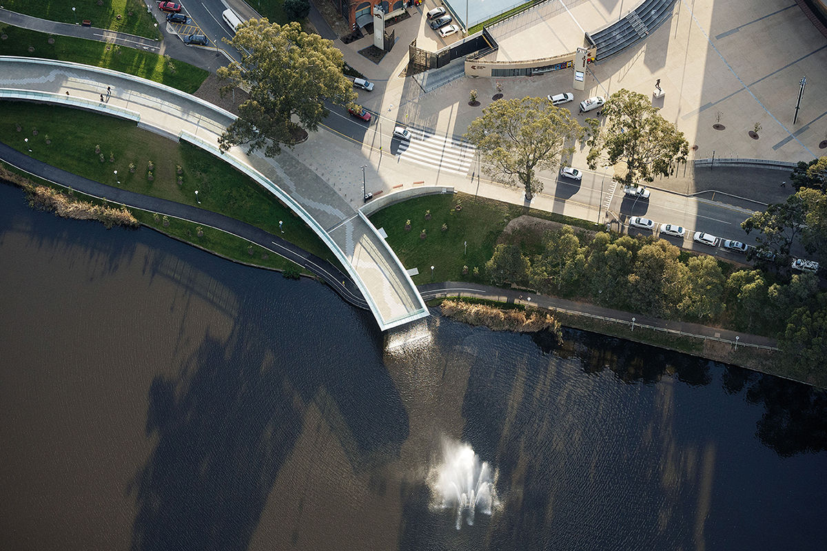 Riverbank Pedestrian Bridge - Taylor Cullity Lethlean