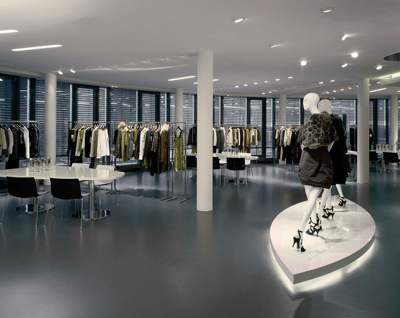 Laurèl Headquarter / Showroom Plan2Plus