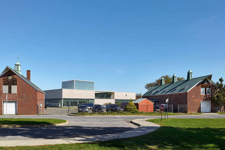 Yogi Berra Museum and Learning Center / ikon.5 architects