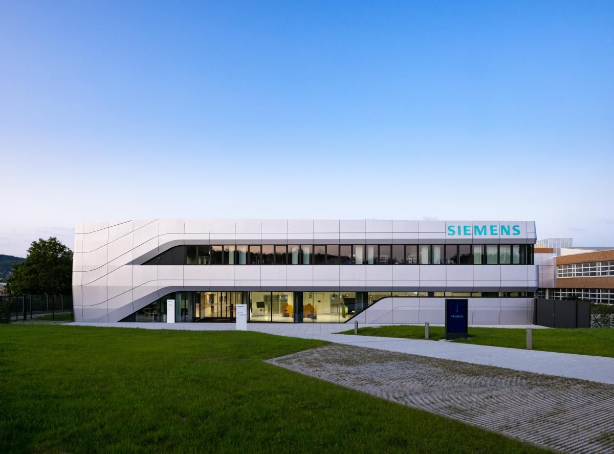 Globales Siemens Besucherzentrum THE IMPULSE, Amberg aib Architektur
