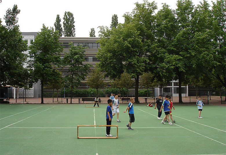 Blumen-Grundschule und Bernhard-Rose-Schule huber staudt architekten bda
