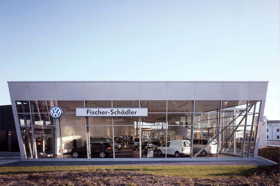 Autohaus mit Spenglerei und Lackierwerkstatt KÖLLING ARCHITEKTEN BDA