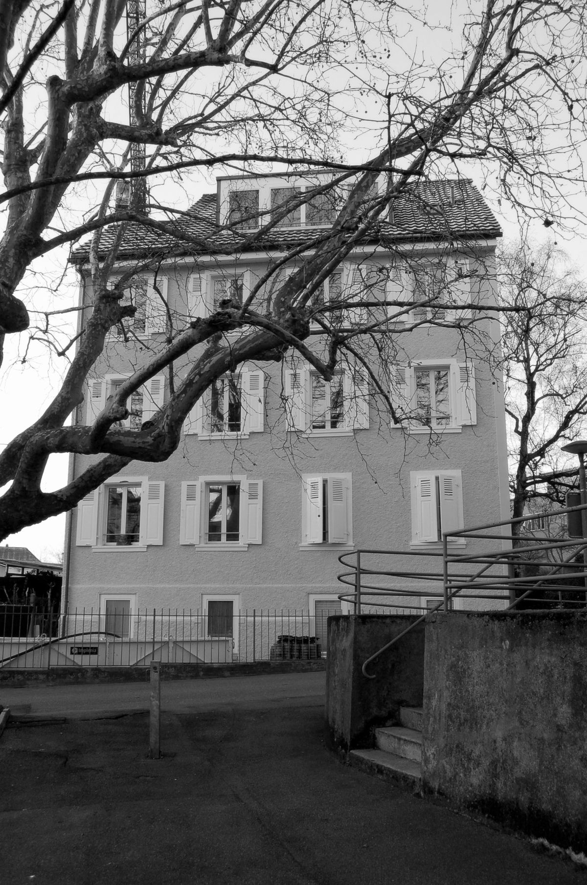 Umbau Und Sanierung Mehrfamilienhaus Curt Goetz Strasse Abt Architekten